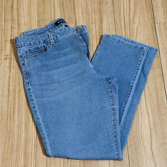 Bandolino Denim - Bandolino Light Blue Straight Leg women’s Jeans